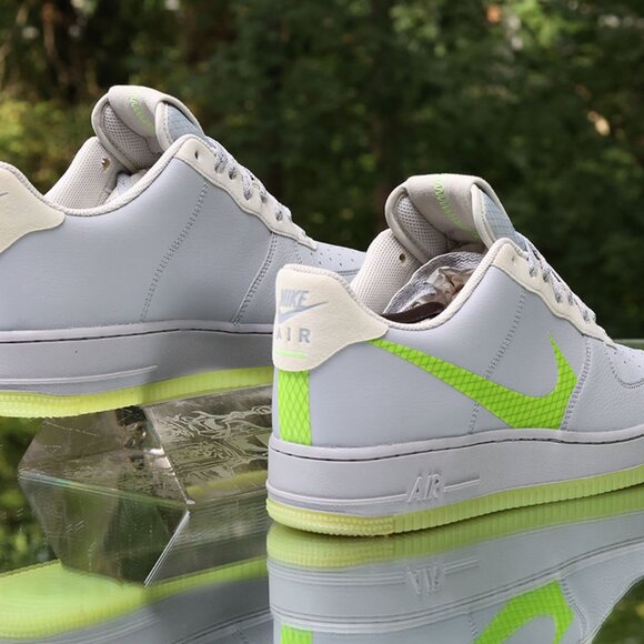 Nike Air Force 1 Low Volt Swoosh Men’s Size 10 - Picture 8 of 13
